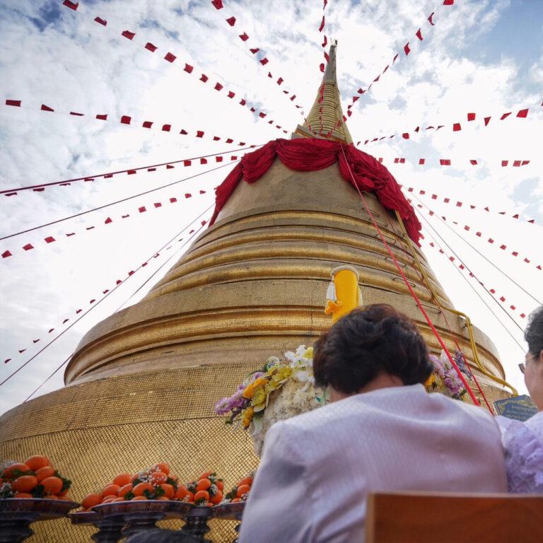 พนันบอลสดกับ ผลบอลสด555 เว็บตรง มั่นคง ฝากถอนง่ายไม่ผ่านเอเย่นต์